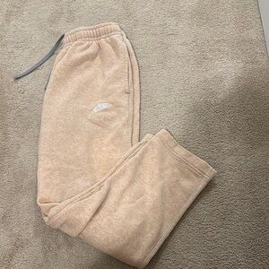 Nike Men’s Joggers M ( Exclusive Item for 3/8 7PM Live Show )